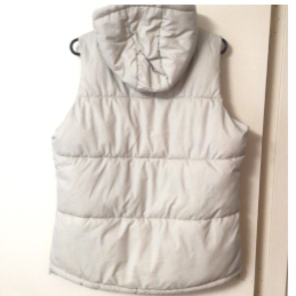 New Balance Puffer Quilted Vest With Hood - Picture 2 of 8